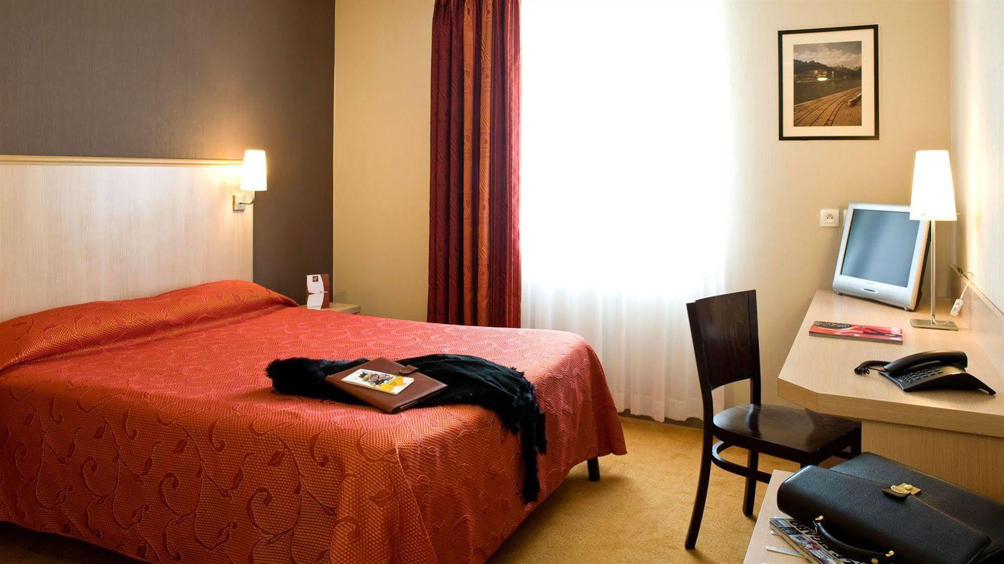 Ibis Styles Lyon Meyzieu Arena Stadium Exterior foto