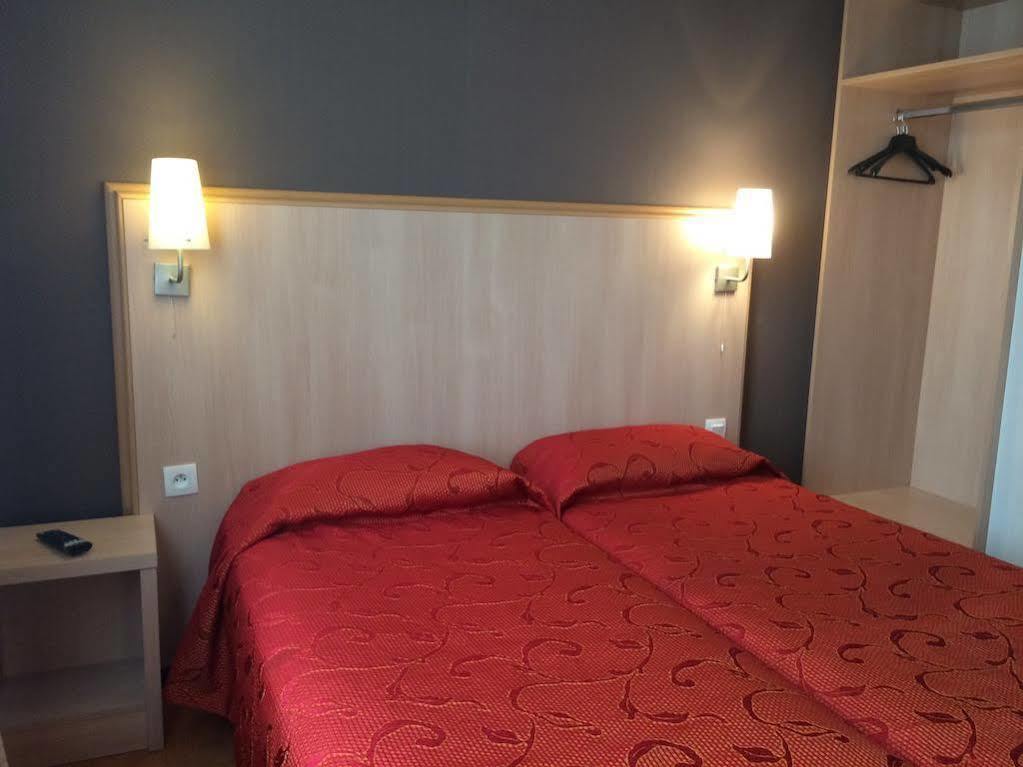 Ibis Styles Lyon Meyzieu Arena Stadium Exterior foto
